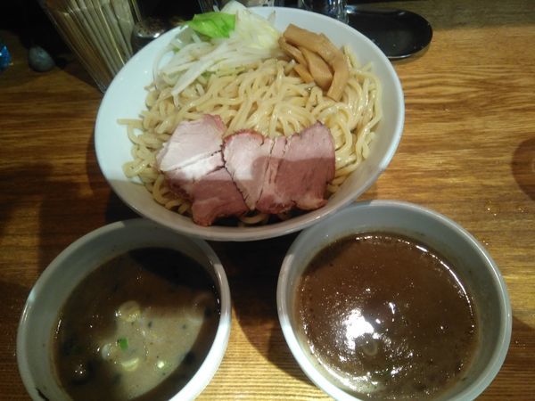 「二色つけめん¥900」@神保町 可以の写真