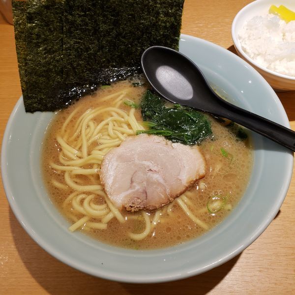 「ラーメン」@ラーメン銀家 戸塚店の写真