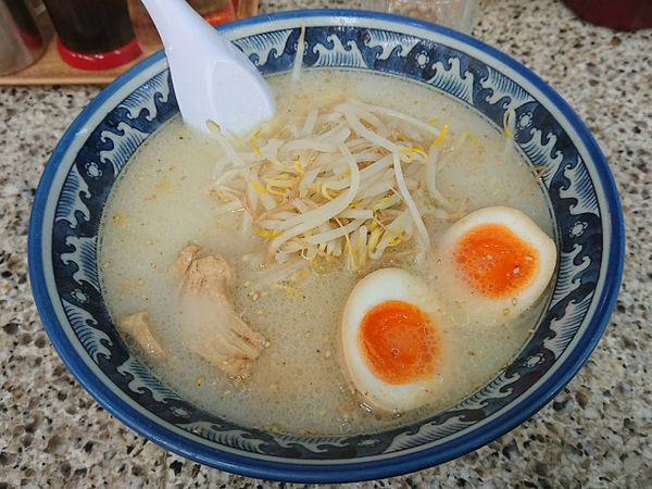 「塩ラーメン、半熟玉子」@九州ラーメン 桜島 京王店の写真