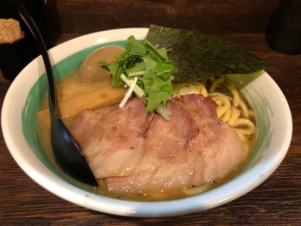「特ラーメン中盛り」@自家製麺 麺屋 利八の写真
