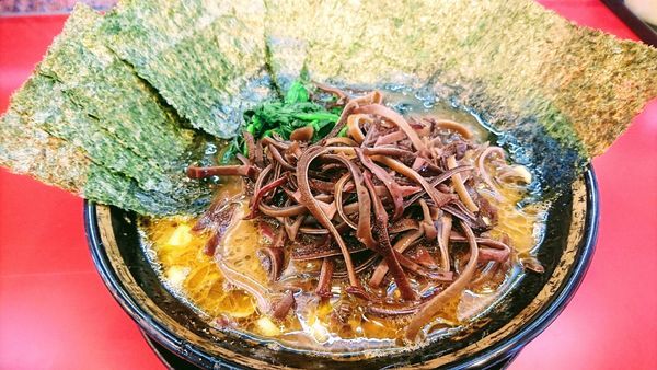 「ラーメン(味濃いめ･麺硬め)+海苔･木耳」@環2家の写真