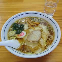 ワンタン麺