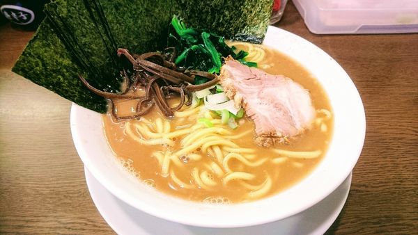「ラーメン(麺硬め･味濃いめ･油少なめ)+海苔(クーポン)」@うまいヨ ゆうちゃんラーメンの写真