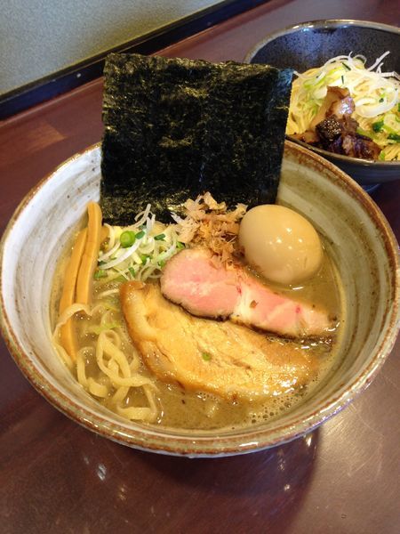 「豚そば 780円 和え玉 塩 200円 味玉 サービス」@麺屋 照の坊の写真