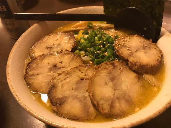 「鶏白湯味噌＋チャーシュー＋大盛り＋替玉」@らーめん くましろうの写真