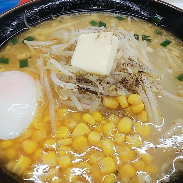 「岩塩ラーメンスペシャルニンニク追加」@くるまやラーメン 東村山店の写真