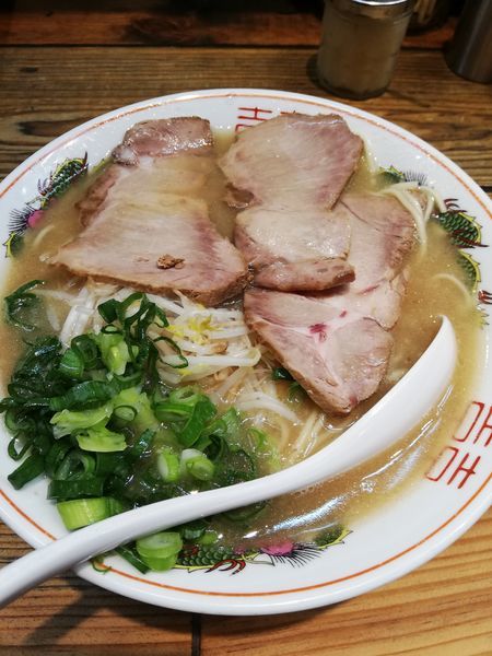 「山口下松牛骨」@ナベラボ 池袋〝牛骨ラーメン〟の写真