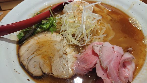 「焼きあご塩らー麺（味玉、大盛）」@焼きあご塩らー麺 たかはし 上野店の写真