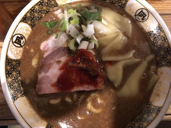 「すごい煮干しラーメン 890円」@すごい煮干ラーメン凪 新宿ゴールデン街店 本館の写真