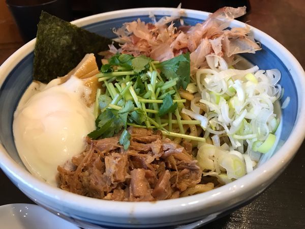 「温玉油そば」@中華そば 門ぱち 浦和美園店の写真