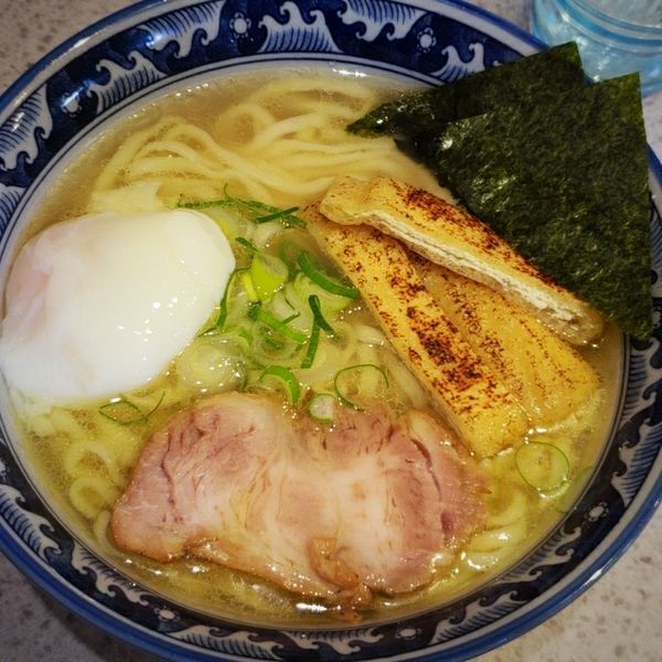 「塩ラーメン 700円+ミニライス 80円」@五輪書の写真
