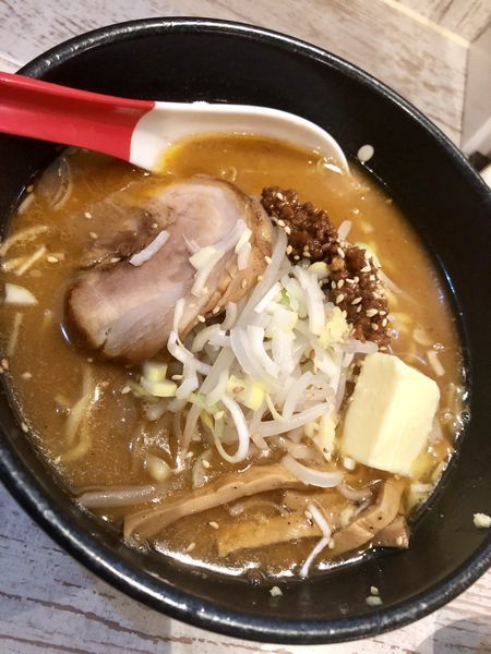 「味噌らーめん￥780＋バター￥100」@麺屋 誉の写真