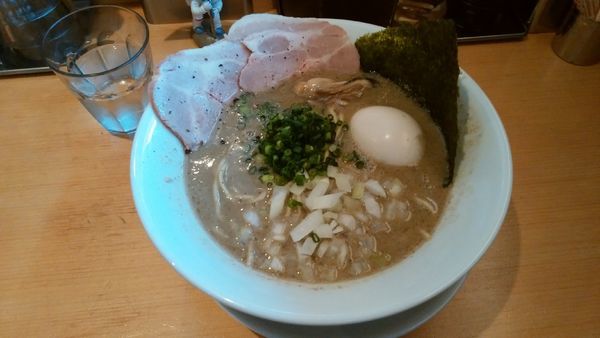 「味玉濃厚牡蠣煮干そば 牡蠣ニボ¥1000-」@麺屋 まほろ芭の写真