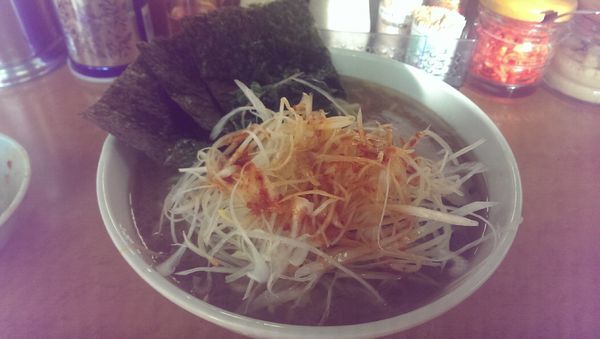 「ラーメン大盛、ネギトッピング」@横浜ラーメン 町田家 新百合ヶ丘店の写真