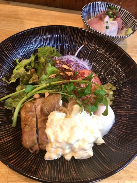 「【限定】鶏南蛮とタルタルソースの油そば800＋海鮮丼430」@寿製麺よしかわ 坂戸店の写真