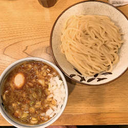 スパイシーカレーつけ麺（中）＋味玉＋玉ねぎ
