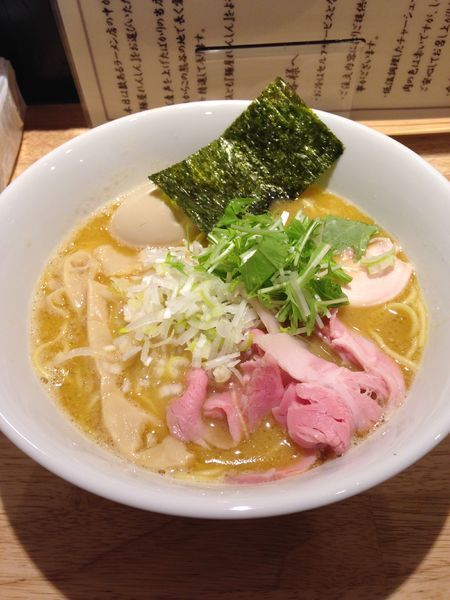 「鶏白湯ラーメン780円 味玉100円」@麺屋 れんしんの写真