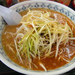 ラージャンめん（醤油、10辛、プラスねぎ）