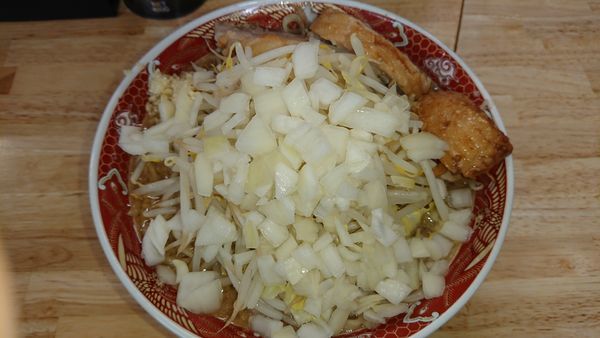 「ら～めん大豚2枚(850円)玉ねぎ(50円)」@ラーメン 登良治郎の写真
