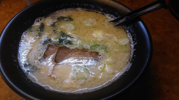 「とんこつラーメン550円」@あおやまの写真