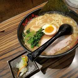 とんこつラーメン並(¥650)