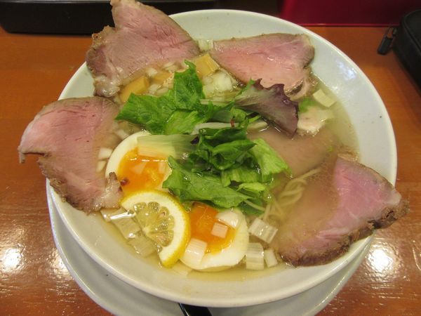 「澄塩そば味玉付き（８５０円）＋チャーシュー２５０円」@麺屋CHIKUWAの写真