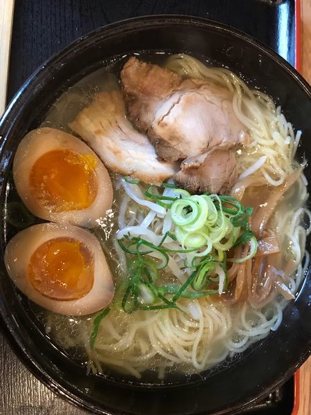 「塩ラーメン（味玉）730円」@らーめん工房 一徹の写真