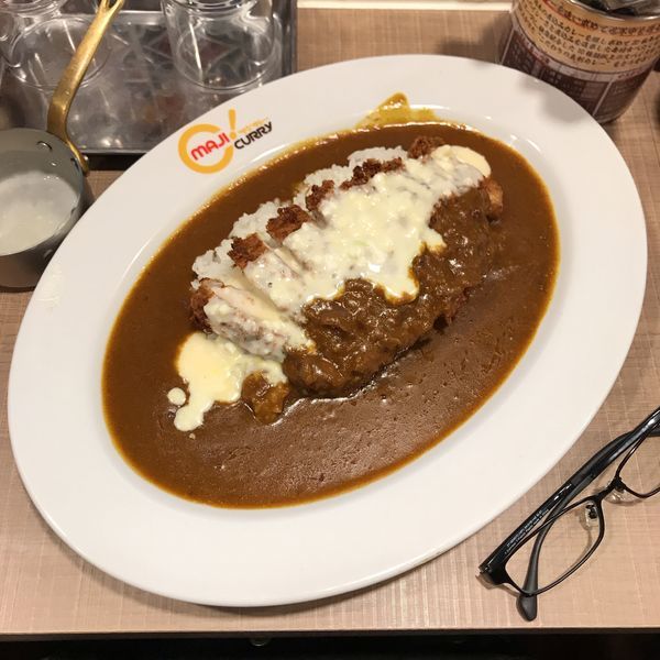 「手仕込み豚カツカレー＋チーズソース」@MAJI CURRY 神田神保町店の写真
