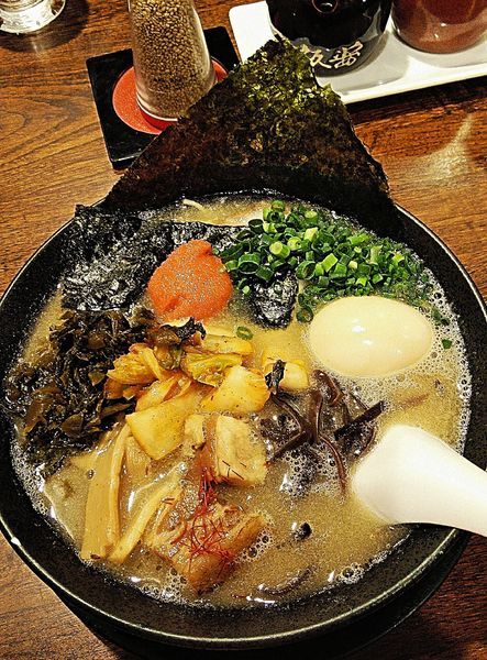 「(白) オールスターズ 1050円」@元祖 麺屋 原宿 名古屋金山店の写真