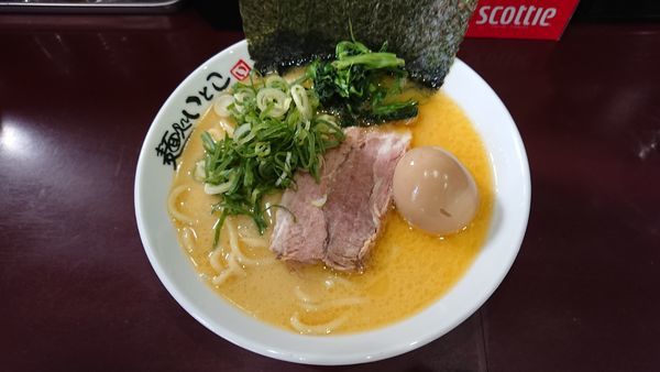 「味玉塩ラーメン（並） 820円 + みそ豚丼（中） 130円」@麺処 いとこの写真