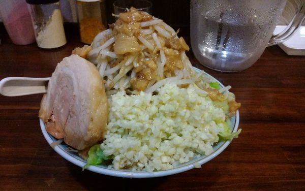 「ラーメン250g豚１枚（ニンニク・アブラ・カラメ）600円」@中華そば 伸 Chinese-style noodle NOBUの写真