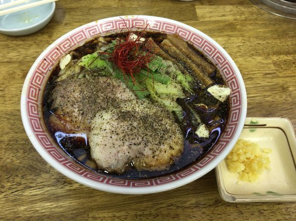 「【限定】丸めブラック 850円」@中華蕎麦 丸め 東久留米店の写真