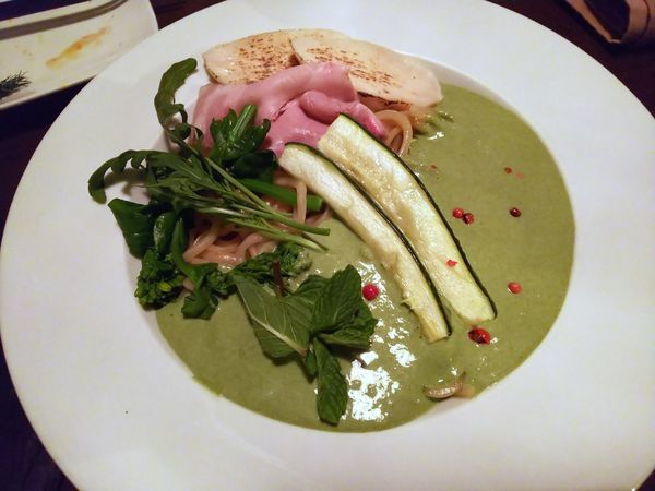 「【限定】春キャベツとほうれん草のポタージュ和えそば　890円」@古民家BAR HINATA 白山店の写真