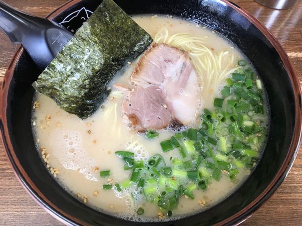 「博多ラーメン 硬め 600円」@博多ラーメン 長浜や 住吉店の写真