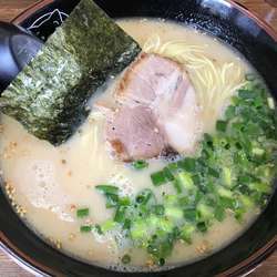 博多ラーメン 硬め 600円