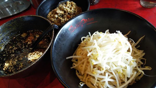 「黒つけ麺¥750＋半チャーハン¥300」@jun-pey ra-men 成瀬本店の写真