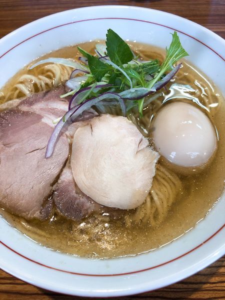 「塩煮干そば（少）¥680＋味付半熟煮卵 ¥120」@niboの写真