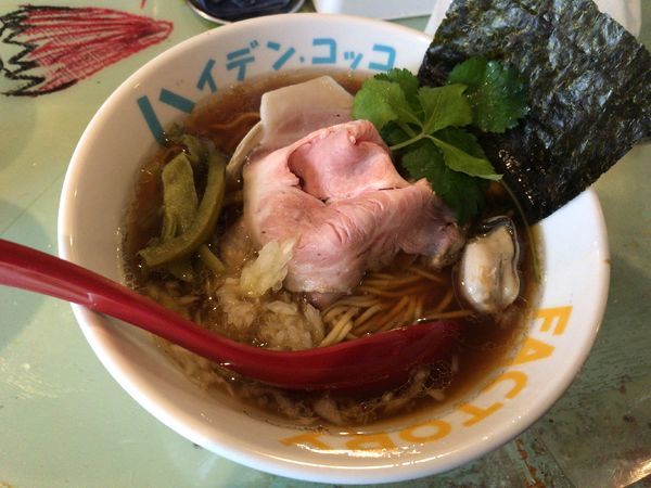 「魚貝煮干し中華そば」@ハイデン.コッコFACTORYサマンサ・タマサの写真