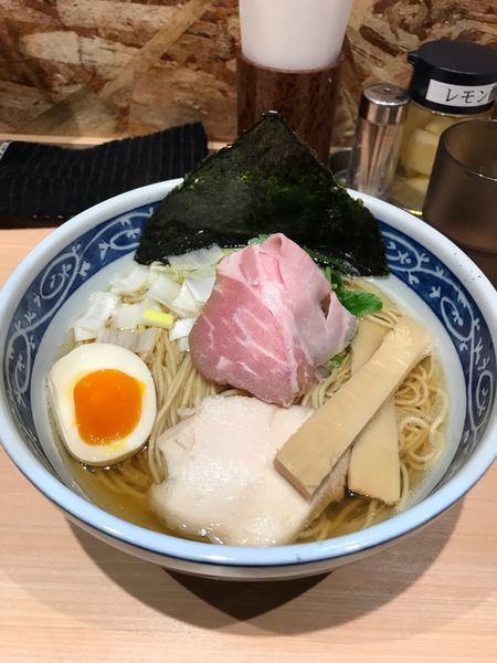 「白醤油煮干しそば」@寿製麺 よしかわ 西台駅前店の写真