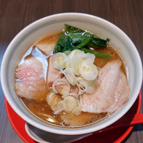 「生姜醤油ラーメン 追いメッシ〜付き ＋トッピングイベリコ豚チャー」@柳麺 呉田-goden-の写真
