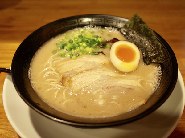 「博多ラーメン…730円　生麺コール」@二代目 白神の写真
