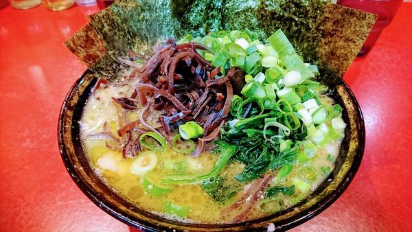 「ラーメン(麺硬め･味濃いめ)+海苔・木耳・青葱」@厚木家の写真
