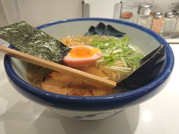 「柚子塩らーめん(淡麗・炙りチャーシュー)」@AFURI 新宿ルミネの写真