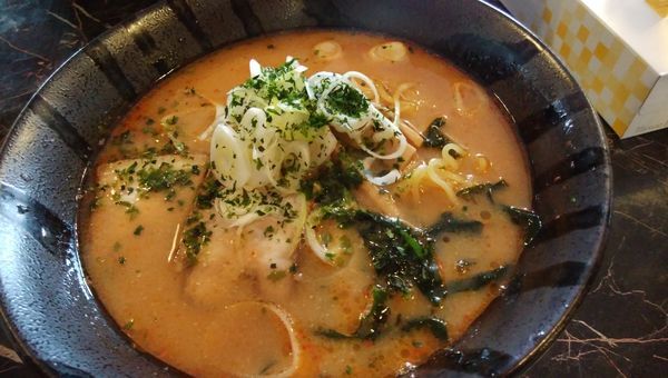 「うま辛味噌ラーメン　中辛」@麺屋 赤鬼の写真