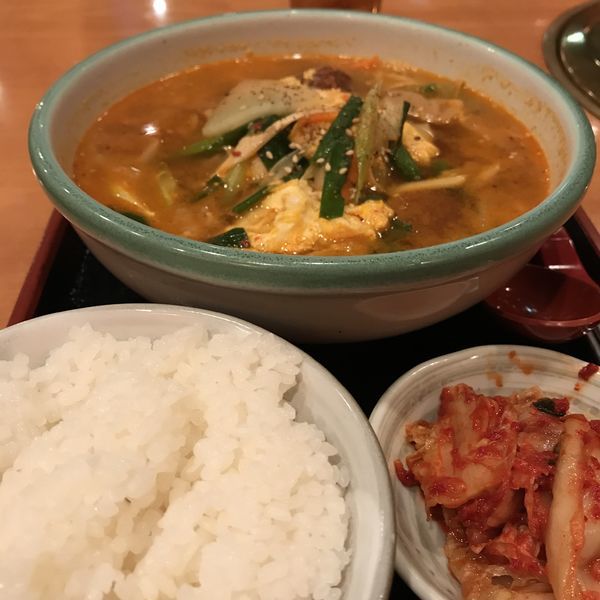 「カルビらーめん（￥950）※」@焼肉 三千苑の写真