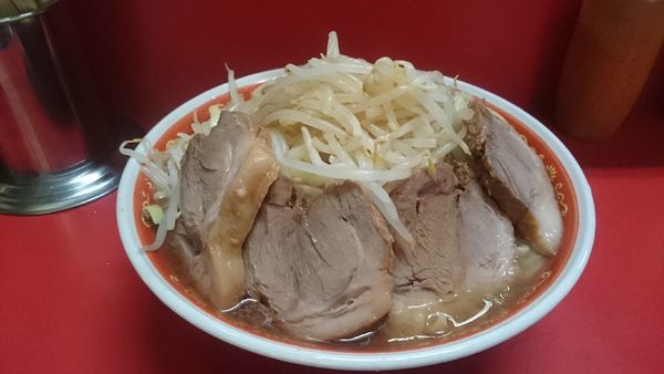 「麺増し・大ぶた・カタカタ(ヤサイマシカラメ)￥８５０」@ラーメン二郎 上野毛店の写真