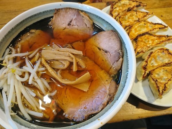 「チャーシュー麺¥700+餃子¥300」@正太楼の写真