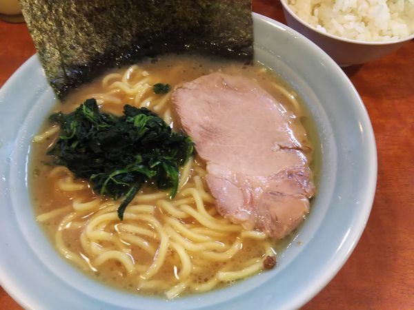 「いどばたらーめん￥600＋ライス￥0（ランチタイムサービス）」@麺処 いどばた家の写真