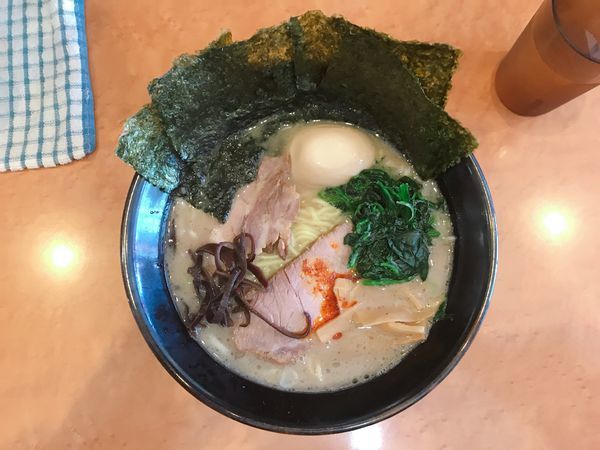 「塩豚骨らーめん並+のり(ハーフ)+半熟味玉」@横浜らーめん 寿三家の写真