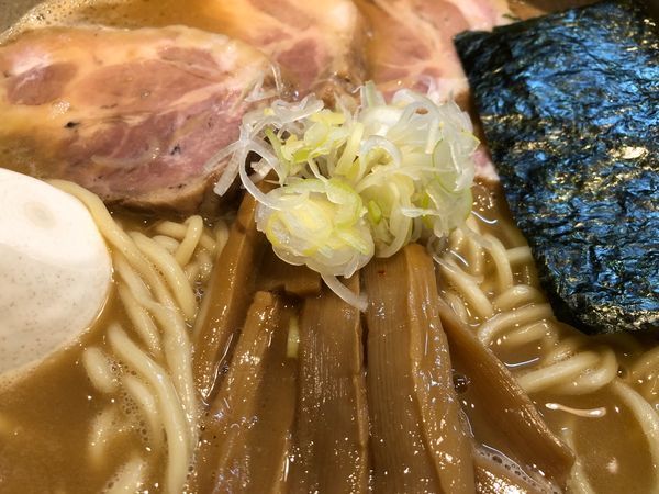 「らーめん（大）＋チャーシュー」@麺屋吉左右の写真